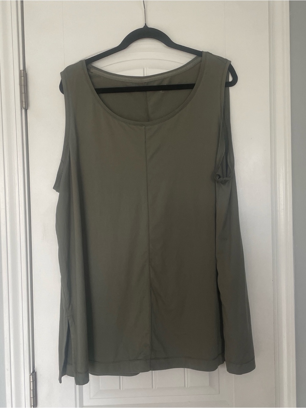 Wonderly Studio Olive Green Yummy Tank 2X Plus Size Flowy V Neck